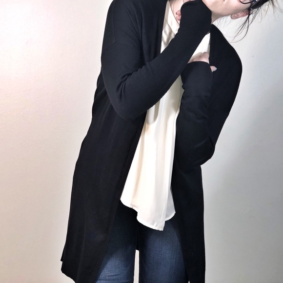 Light Breezy Pretty Halter Top - Picture 2 of 3